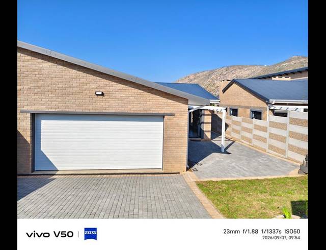 3 BEDROOM TOWNHOUSE FOR SALE IN ISLAND VIEW